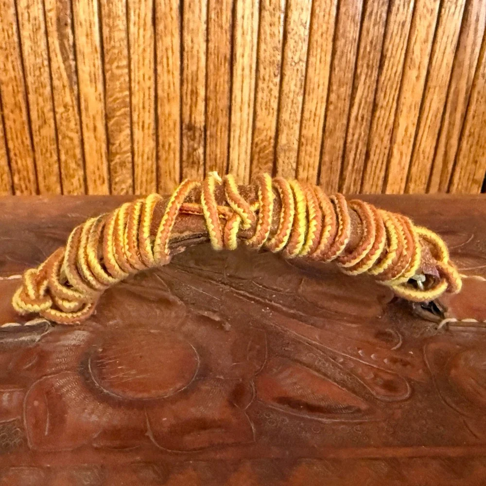 Flores Hand Tooled Leather Train Case Women Med Tan Good Vintage Floral Mexico